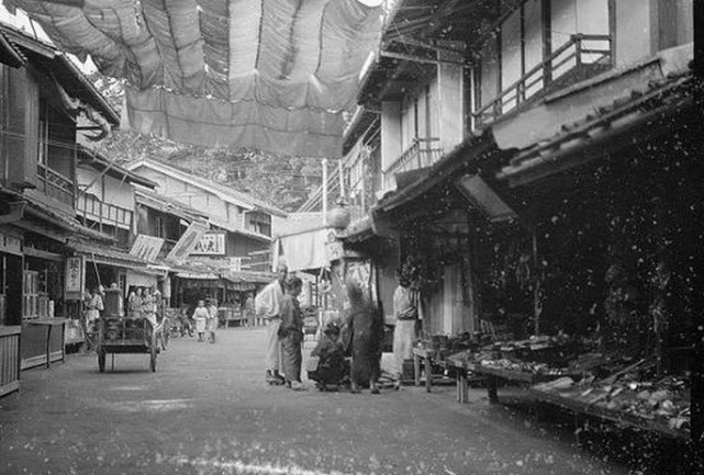 老照片记录1900年祥和的日本东京,祥和的背后是野心