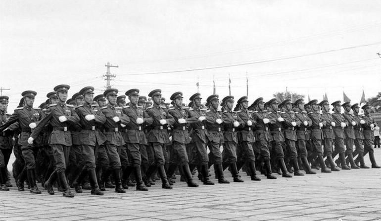 新中国成立70年,我军一共换过几套军服?