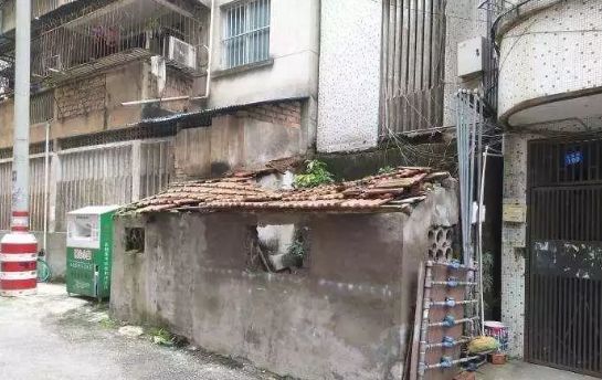 售价26923元/平方米的破瓦房,你