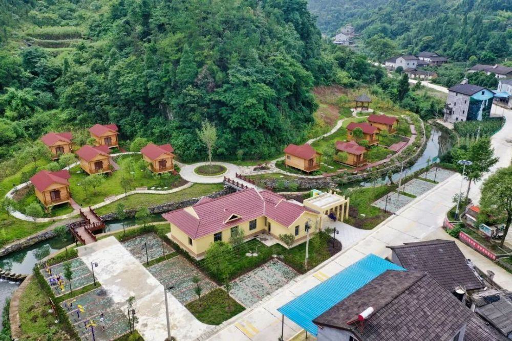 3 多子寨是土城乡高岩村民宿旅游扶贫项目.