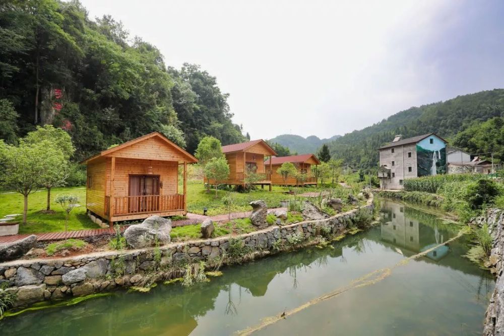 3 多子寨是土城乡高岩村民宿旅游扶贫项目.