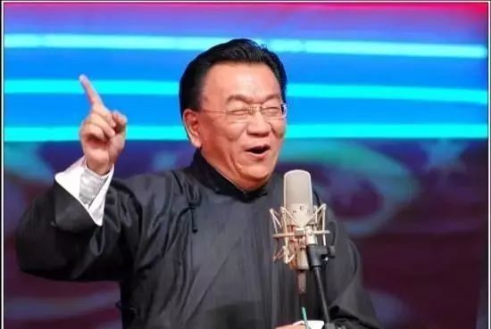 有人说侯耀华不会说相声却依然大量收徒对此你如何评价