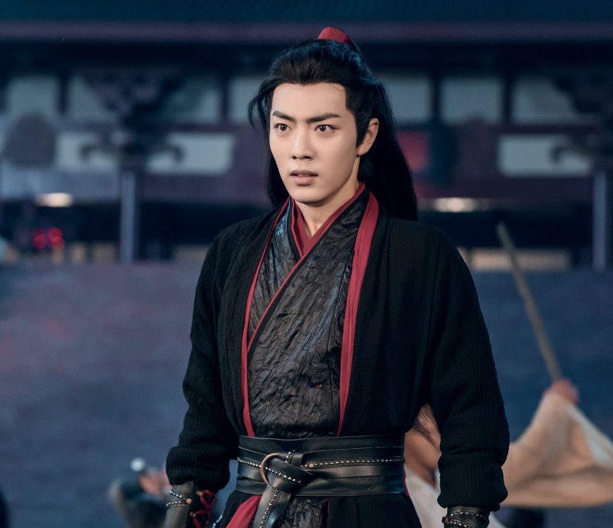 演《陈情令》温晁获关注,看他换上现代装后,颜值不输