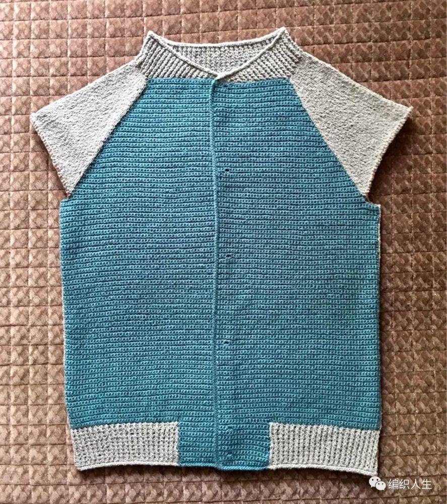 实用大方:儿童钩织结合撞色棒球服