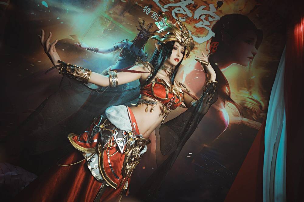 斗破苍穹cosplay——美杜莎女王,揭开面具美极了
