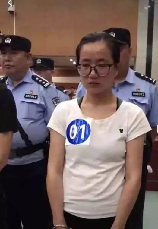 90后"女黑老大"手段残暴,行为恶劣!现在终于判了!