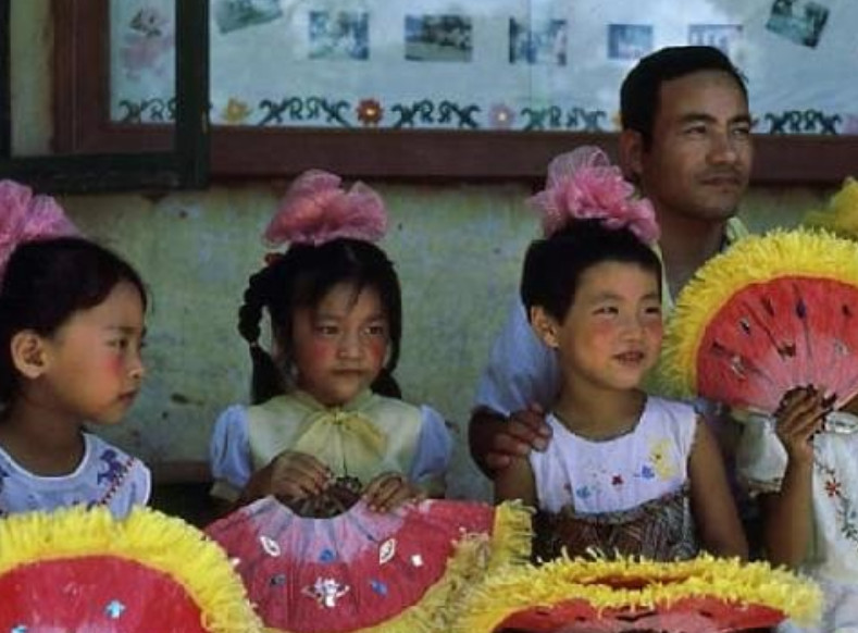 90年代小学生珍藏老照片:图三在上电脑课,图五在做课间操!