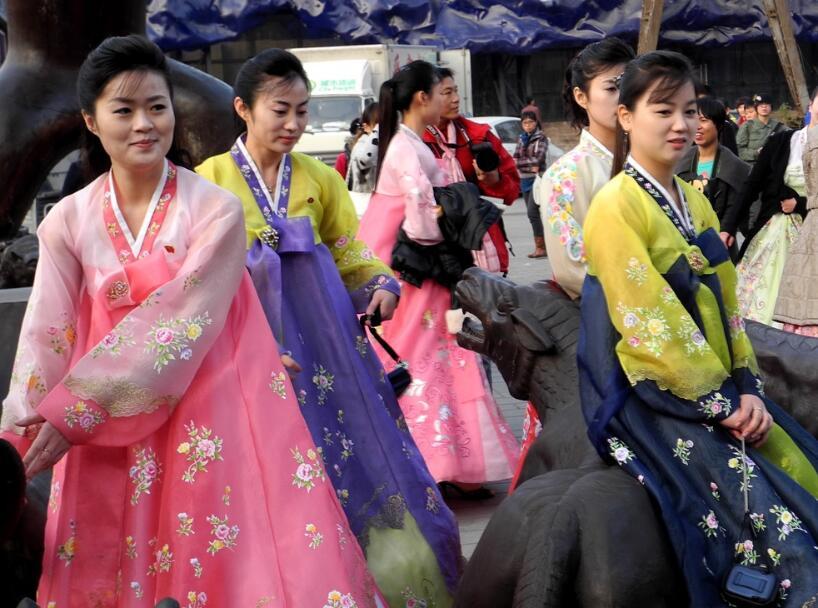 朝鲜旅游为何当地女生喜欢一年四季穿裙子只是因为他的一句话