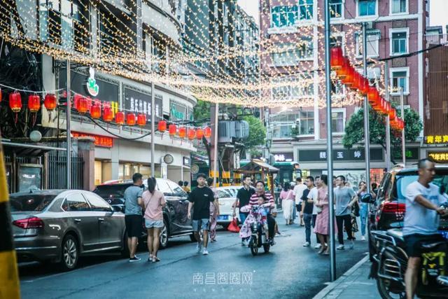 充满烟火气的蛤蟆街才是南昌人眼中真正的深夜食堂
