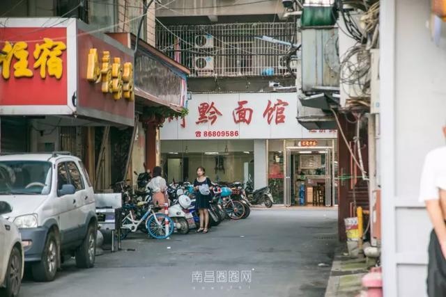 充满烟火气的蛤蟆街才是南昌人眼中真正的深夜食堂