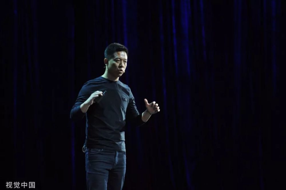 最影响冯鑫的两人：一个新晋财富500强 一个猫在美国