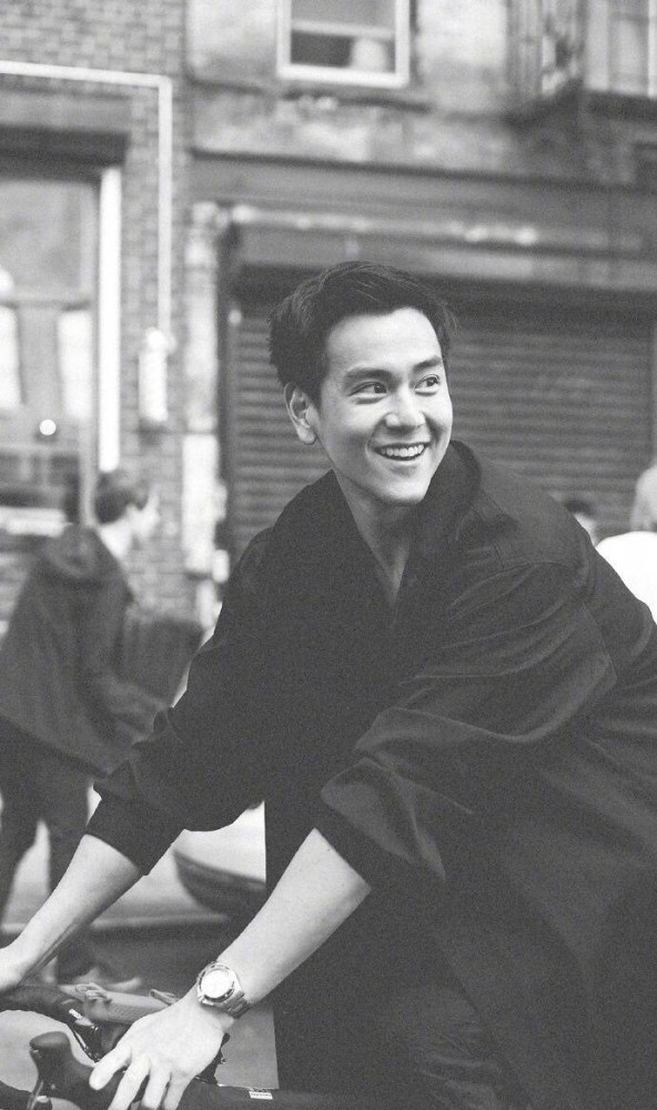 听说发彭于晏的帅照会有很多人点赞?快来赞起来