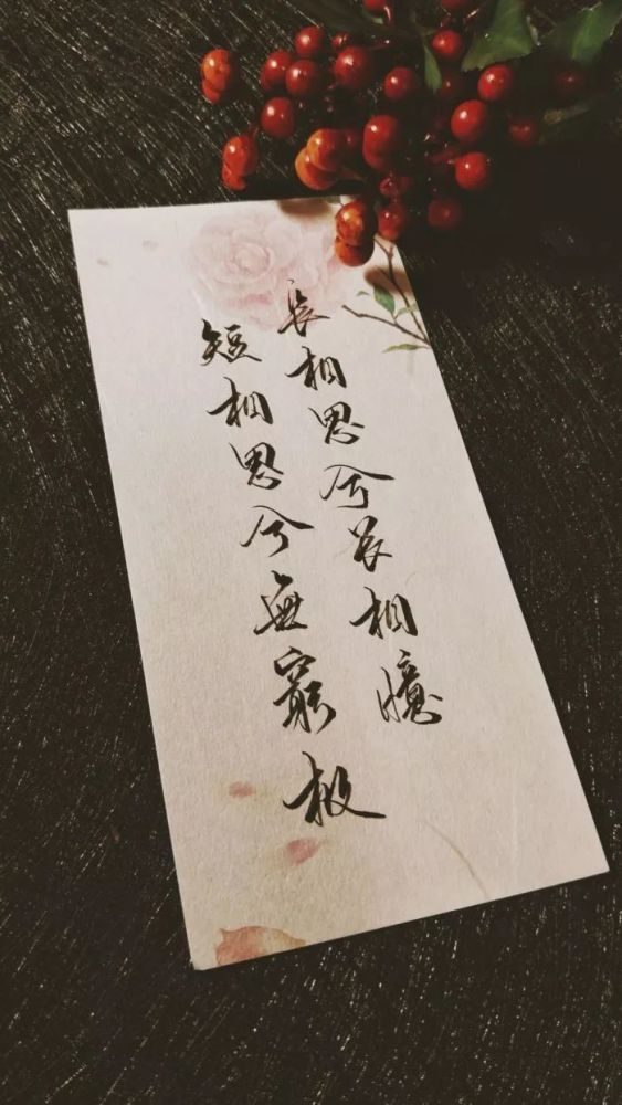 古风壁纸 | 一生傲骨自前行,莲花一梦江晚吟