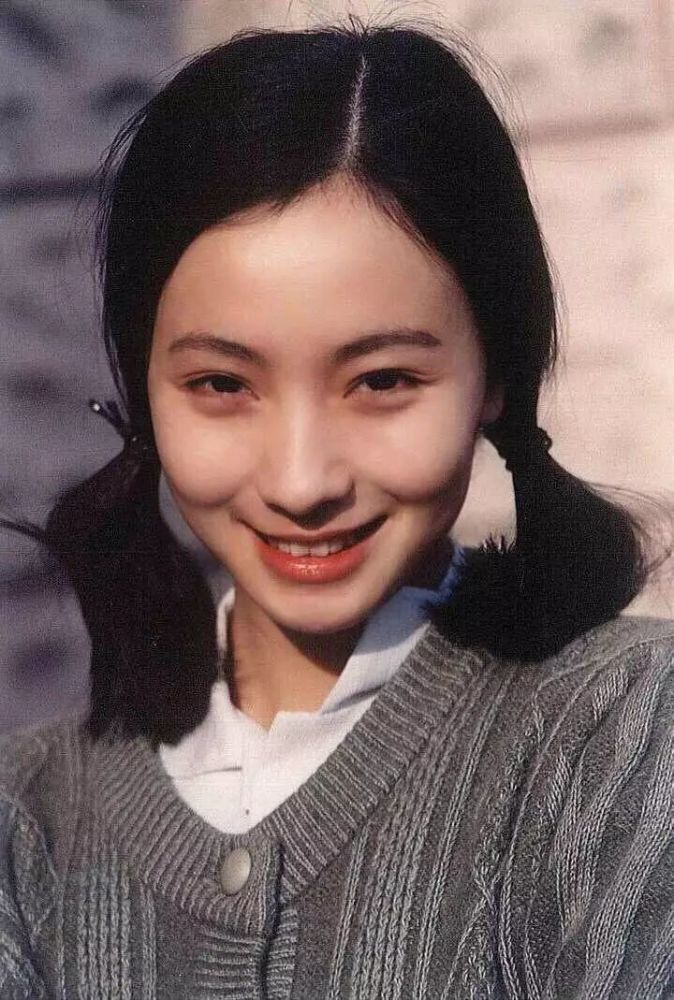 我知道小陶虹年轻时有多美,但不知道咏梅还演过黑豹乐队mv