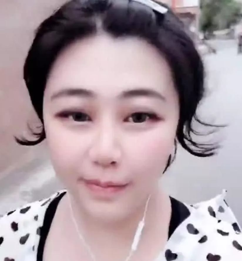 女主播卸妆后萝莉变大妈,看到图4,网友:眼已瞎求放过!