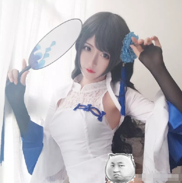 腐团儿服装线头崩了,衣服开了个口,宅男表示比肥宅水还解渴