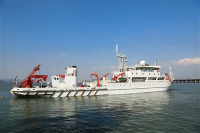 我国最新双体“怪船”亮相不见任何武器，确令美军