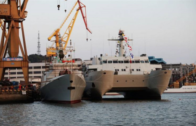 我国最新双体“怪船”亮相不见任何武器，确令美军