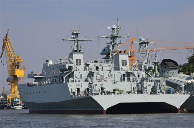 我国最新双体“怪船”亮相不见任何武器，确令美军