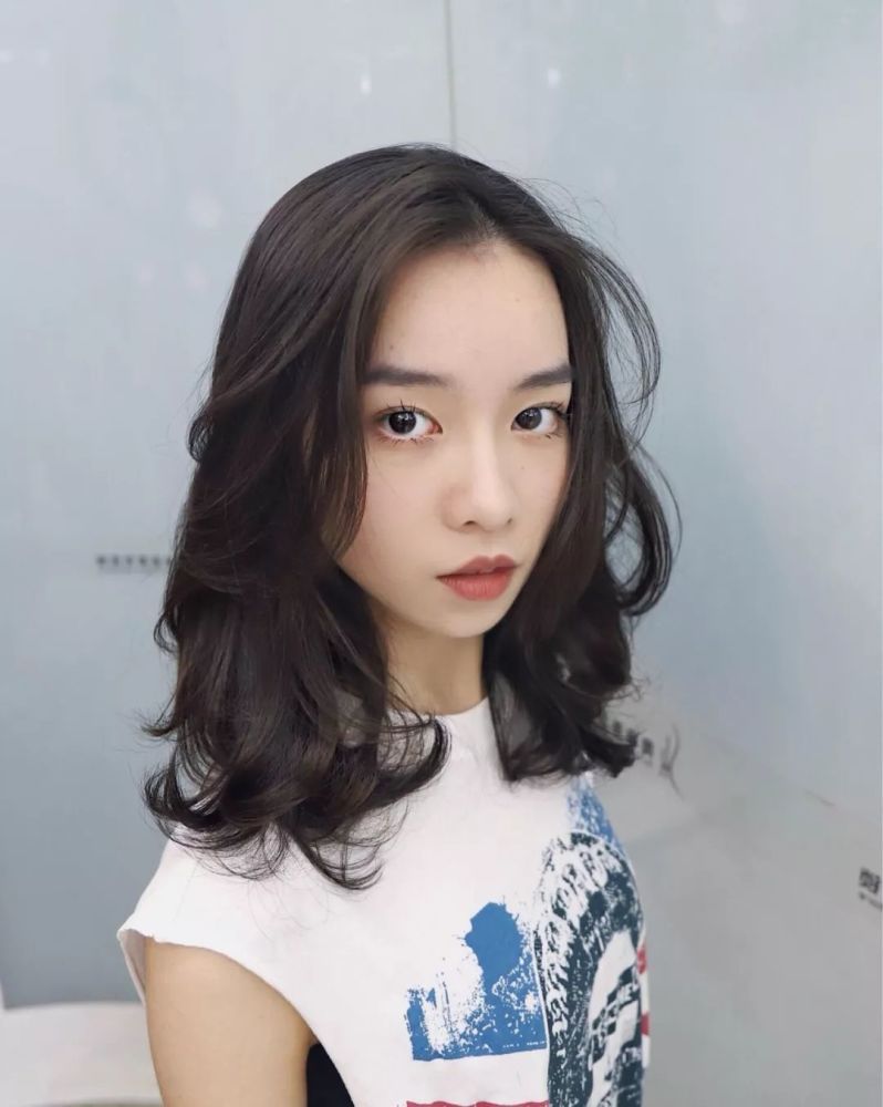 2019流行"懒人烫",一学就会一梳就美