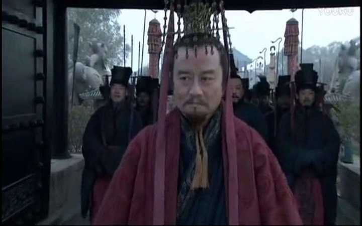 《新三国》剧照:袁术