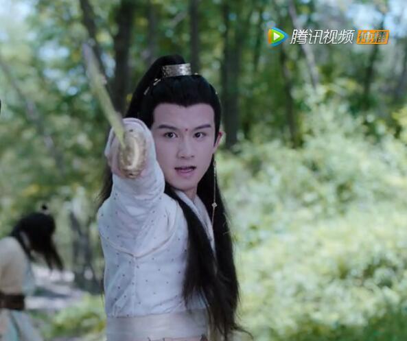 陈情令:魏缨重伤昏迷,拉着蓝湛的手说12字,蓝湛听后感动不已
