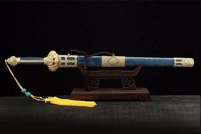 中国绝世宝剑:第2是秦始皇剑,第3被英国博物馆当成镇馆之宝