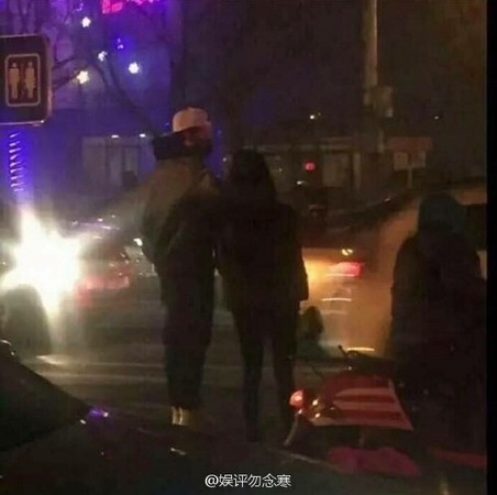 疑似鹿晗深夜搂女照曝光 工作人员：那不是他