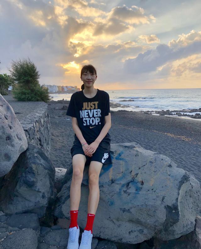 她身高2米07,将成为女版姚明还是下一个郑