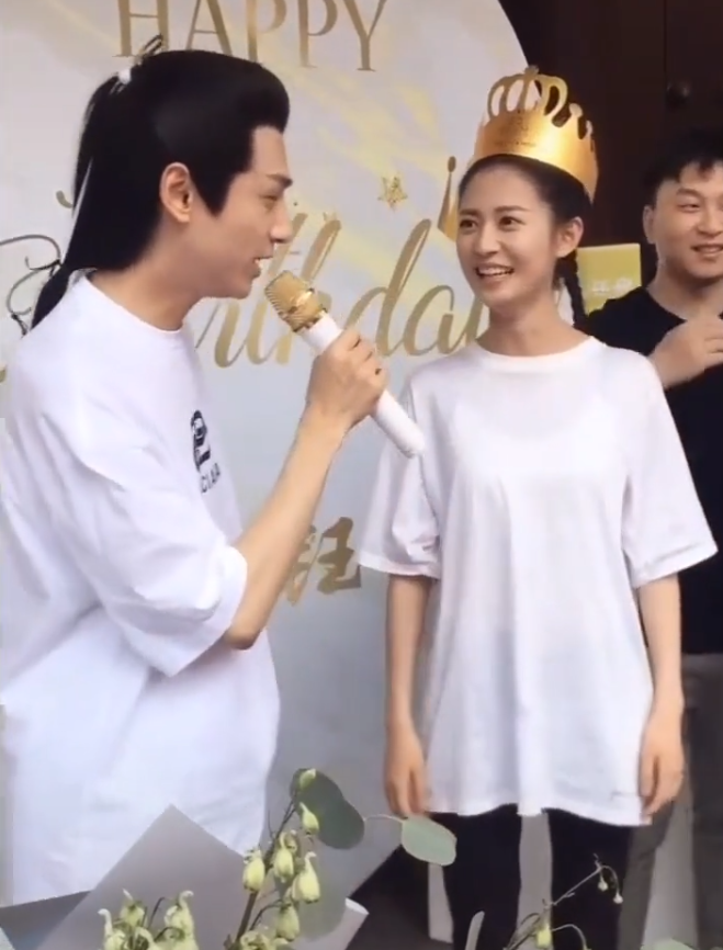 有种深情叫罗云熙看陈钰琪的眼神眼睛始终不离开对方在一起