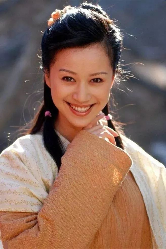 比如《全民目击》中那个风情万种的美丽少妇~ 如果说之前年轻的倪虹洁
