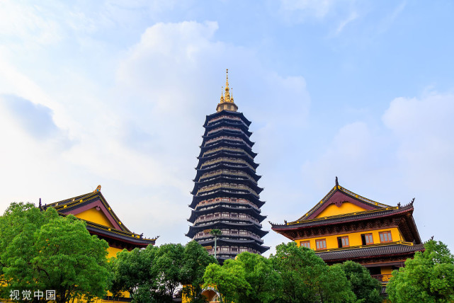 像是常州楼市鼓楼区的凯尔枫尚花园小区,去年11月能以142万卖出去的