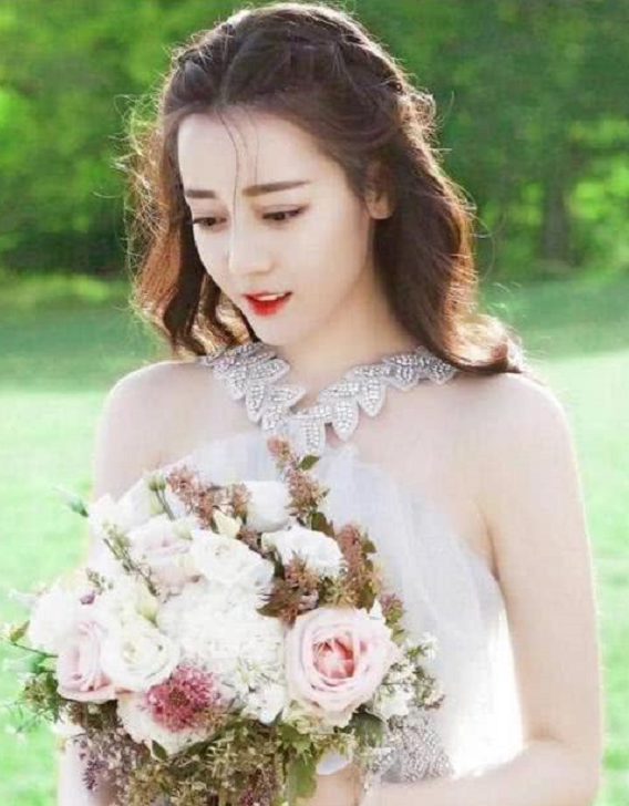 女星穿婚纱有多美?迪丽热巴排第二,第一美到犯规!