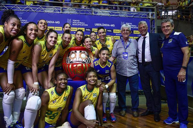 巴西女排主教练吉马良斯在采访中表示,东京奥运会后会卸任