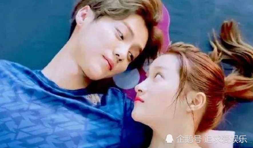 鹿晗带关晓彤私下家庭聚餐,看到鹿晗的全家福,网友:夫妻相!
