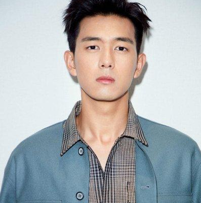 李现模特照爆出满屏腹肌网友一点也不比专业模特差