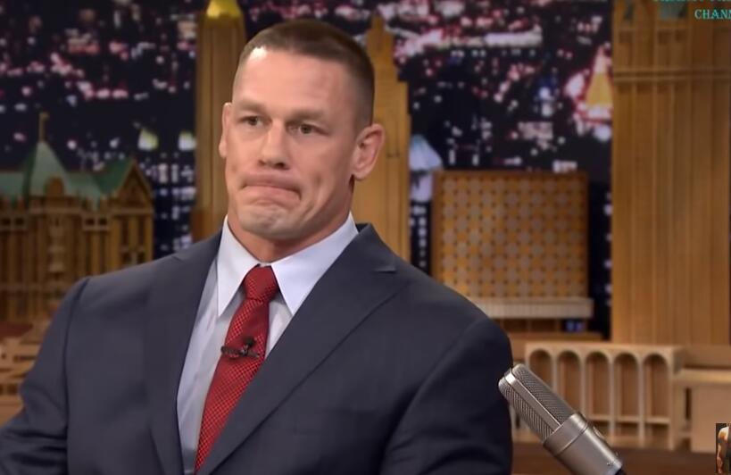 wwe世界级摔跤冠军,肌肉男健身房训练,肌肉块头威慑舞台!
