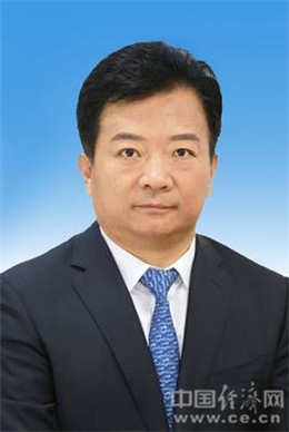 郑德雁任烟台市代市长陈飞辞去市长职务简历