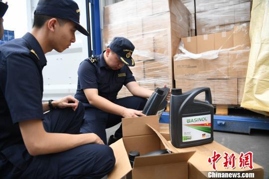 首批德国品牌润滑油搭中欧班列运抵中国