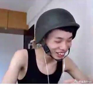 过分了!三级牙主播鲨鱼在这个位置调戏萌新,还问对面买不买挂?