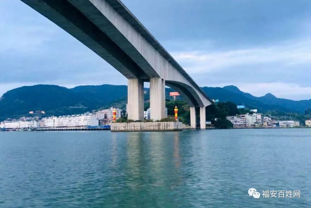 台风前的福安白马港,国内外货轮进港避风