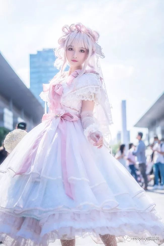 洛丽塔婚纱_洛丽塔婚纱照