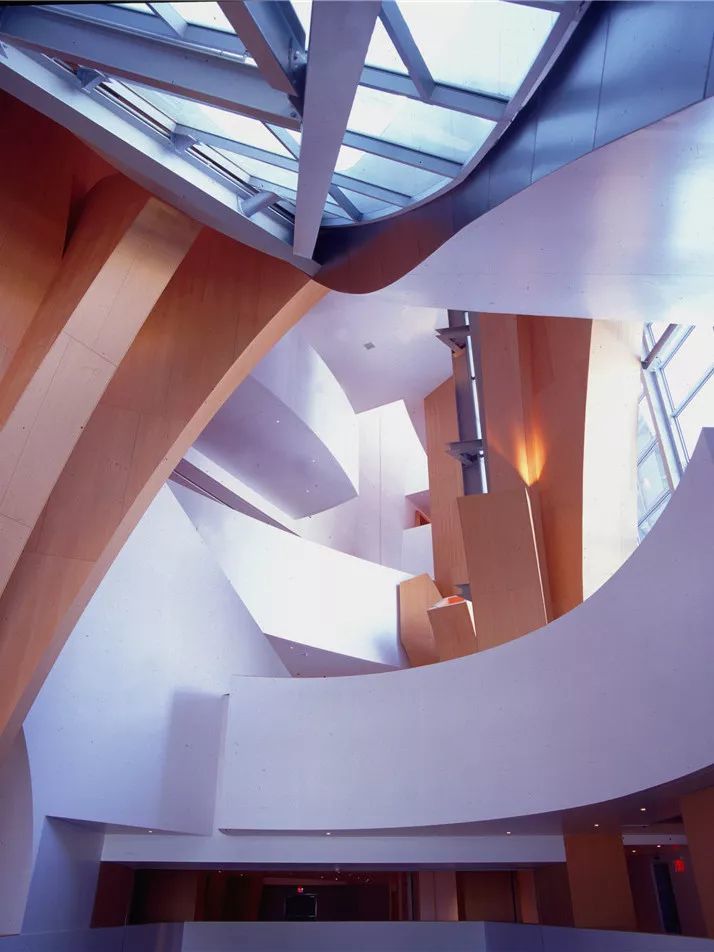 解构主义建筑之父|1989普利兹克建筑奖获得者弗兰克·盖里及主要作品