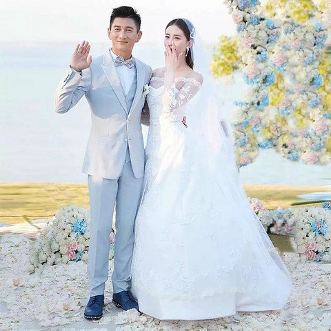 男明星穿婚纱_男明星穿内裤的照片