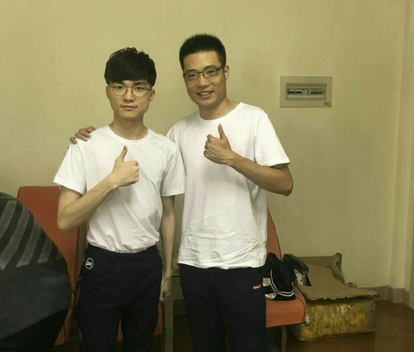 lol:大司马精神失常状态继续加剧,直播全程冷笑,输了