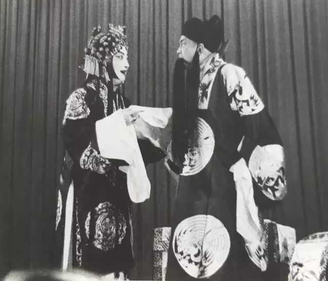 1956年梅兰芳周信芳南京人民会堂二堂舍子实况剧照