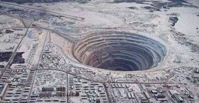 苏联"挖地球"计划:挖到12262米时被叫停!49年后懂了