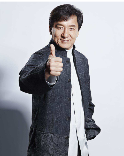 冯小刚捧红了她,成龙继续捧,洪金宝排队捧,网友:颜值太高了