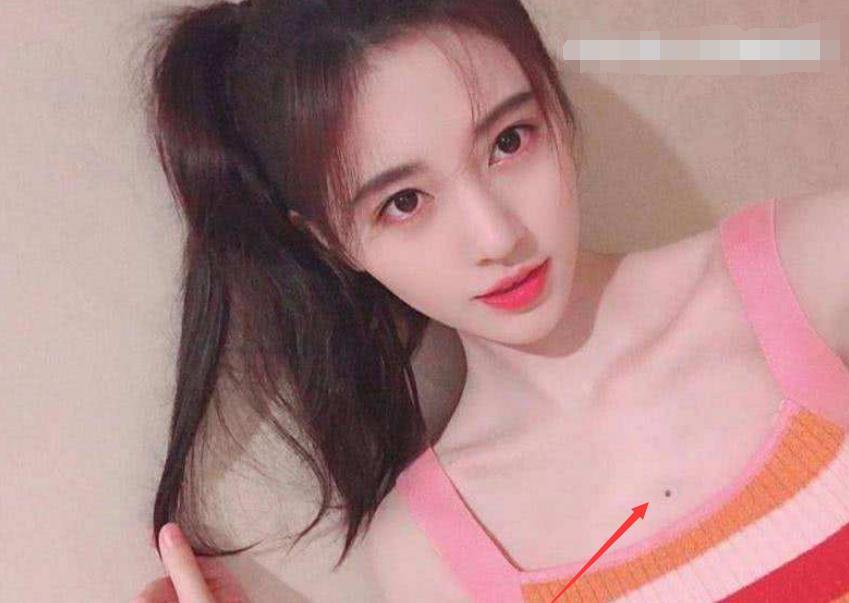 有"痣"女星:迪丽热巴在眼角,关晓彤长嘴角,鞠婧祎的位置巧了