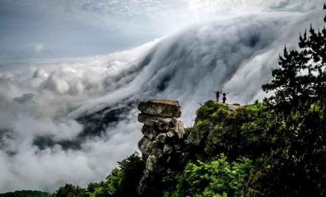 庐山瀑布云奇景